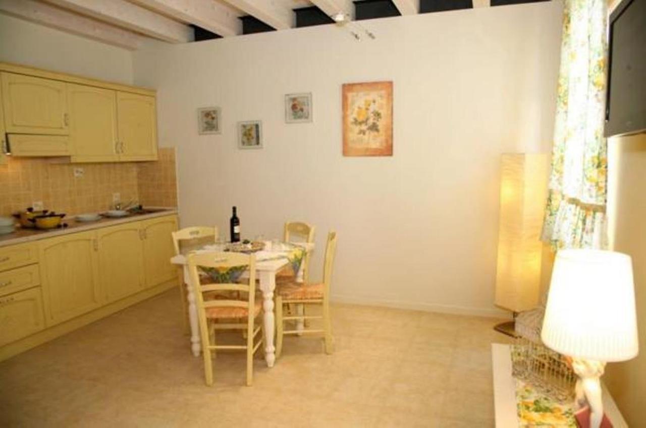 Residence Ca Di Capri Буссоленго Екстер'єр фото